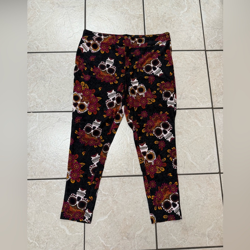 Terra & Sky Women’s Plus Size 1X Halloween Sugar Skulls Pull-On Stretch Leggings